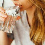Hoeveel glazen water moet je per dag drinken? Bereken het met deze formule