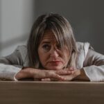 Posttraumatische Stressstoornis (PTSS) bij vrouwen: Symptomen, oorzaken en behandelmethoden